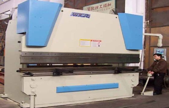 6mm V Rowek CNC prasa hydrauliczna Maszyna do gięcia blach stalowych 160T / 3200mm