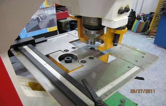 Hydrauliczne uderzenie i ścinanie Maszyny ślusarskie, Lekki słup Cięcie maszyny 25mm Max