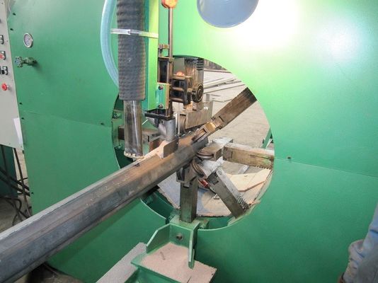 Niestandardowa maszyna światłowojąca o średnicy maks. 500 mm do słupka ulicznego